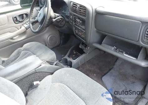 2000 Chevrolet Blazer Ls from USA, damaged, VIN 1GNCS13W0Y2262721